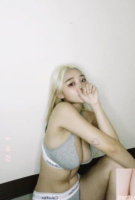 작은 마녀 “Meng Meng”사나운 아름다운 가슴 노출 (10p)