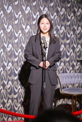 Sumikawa Mika : 여성 코미디언의 삶과 Sumikawa Mika 절정에 대한 도전 (20p)