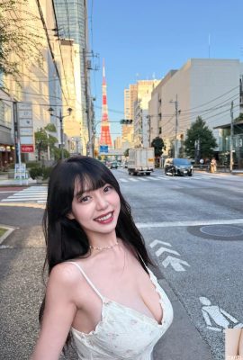 “Huang Yuwen”은 달콤한 미소와 깊은 그루브와 아름다운 가슴을 가지고 있습니다 (10p)