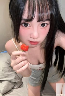 Super Hot Beautiful Girl “Little Deer”는 해방되고 눈을 축제하는 매혹적인 인물을 가지고 있습니다 (10p)