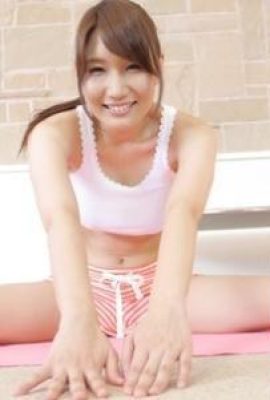 야생 섹스 후 주름진 음부를 보여주는 섹시 아시아 소녀 (13p)