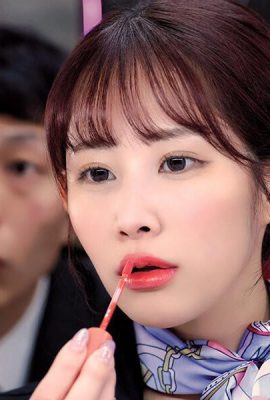 Futabasaa : 화장품 바닥의 뷰티 컨설턴트로 아내와 함께 멈춰 섰습니다.