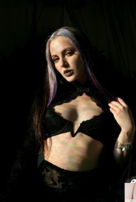 (Suicide Girls) 2025 년 7 월 6 일 – Vitadeam – Moon (46p)