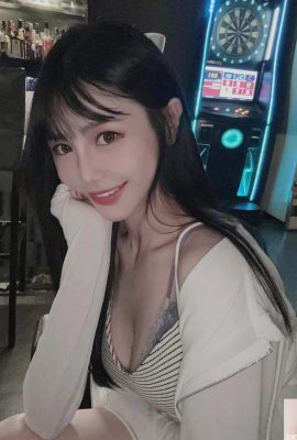 “주주”의 자랑스러운 가슴이 터지고 섹시한 몸매가 터진다 (10P)