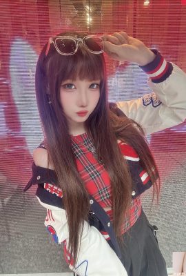 “알파 아파”는 매력적인 얼굴, 깊고 일렉트릭 눈, 그녀의 뜨거움이 하늘에 닿습니다 (10P)