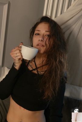 (Suicide Girls) 2025년 7월 22일 – Streegatto – 올해의 마지막 따뜻함(42P)