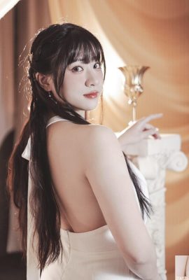 “Qiuqiu MiKa”는 달콤하고 섹시하며 그녀 없이는 볼 수 없습니다 (10P)