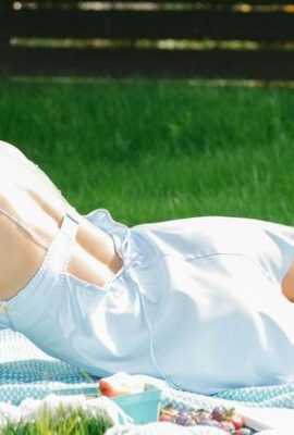 (Playboy 추가) 2025년 8월 3일 Pre-Release – Veiled In The Green (32P)