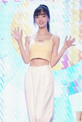 “이첸”의 달콤한 미소는 영혼을 잃게 만드는 힘과 매력적인 얼굴 특징으로 가득 차 있습니다 (10P)