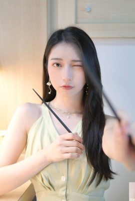 변덕스러운 미인 “롱 웨이웨이”는 반짝이는 매력적인 눈을 가지고 있습니다 … 유혹이 가득합니다 (10P)